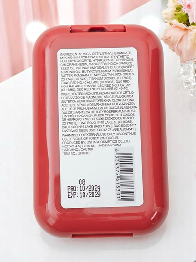 USHAS Gepresstes Rouge in der Farbe Pink Crush