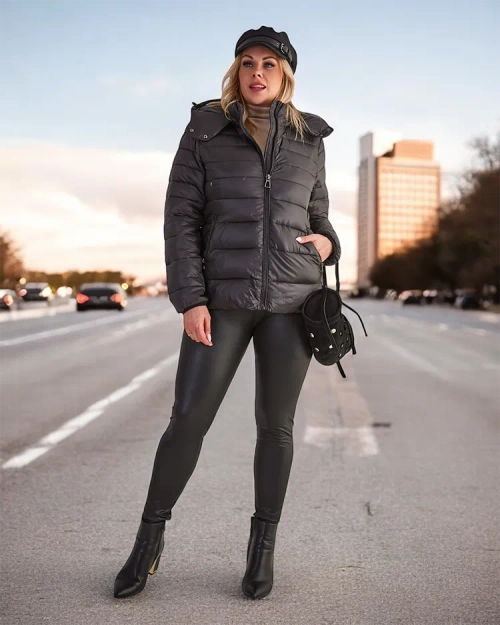 Жіноча стьобана зимова куртка Royalfashion