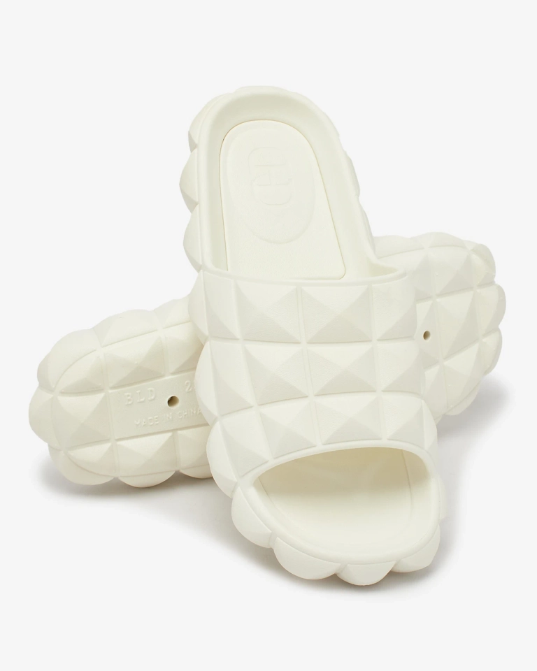 Royalfashion Damen Flip-Flops mit Prägung in weiß Ambeha