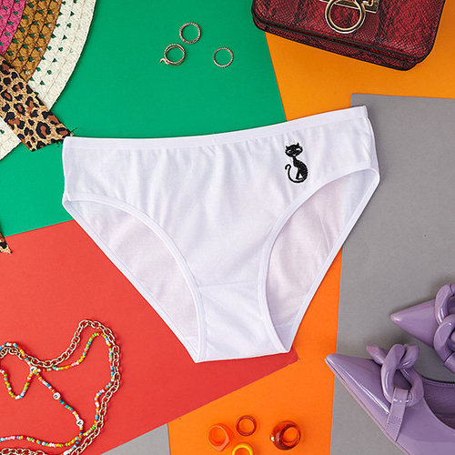Білі бавовняні жіночі трусики з вишитим кошеням - Нижня білизна