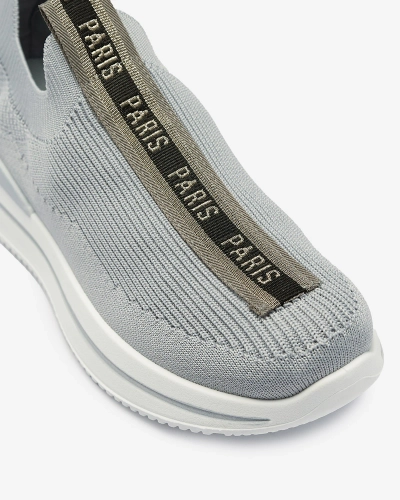 Damen Slipper mit Schriftzug in grau Cerppa- Footwear