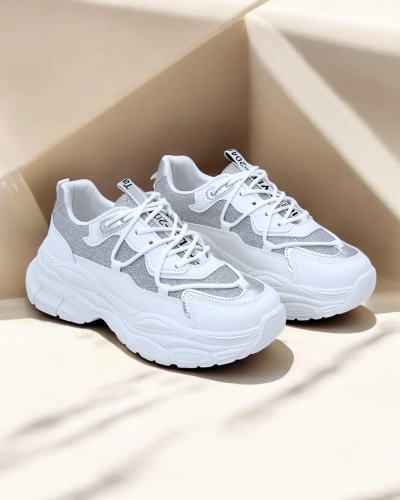 Royalfashion Damensneaker auf einer dickeren Sohle Teresii
