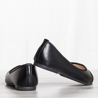 Schwarze Ballerinas mit weißem Zeh Larnaca - Schuhe