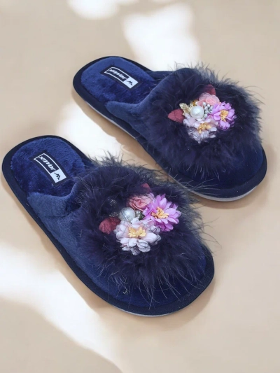 Royalfashion Damen-Fellhausschuhe mit Blumen Ederra