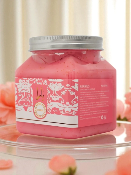 Дрібнозернистий пілінг для обличчя та тіла Berries