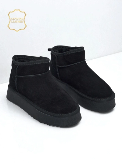 Kurze Damenstiefel im Schneestiefel-Stil aus Naturleder Elunara