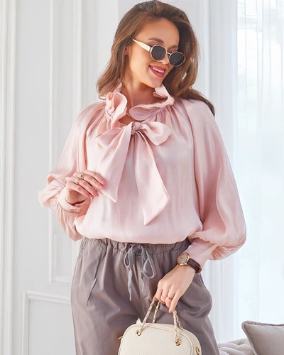 Royalfashion Schimmernde Damenbluse mit dekorativem Kragen