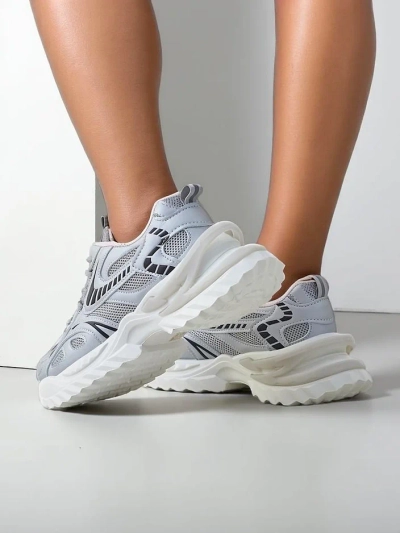 Royalfashion Damen sporty Sneakers auf einer dickeren Sohle Annete
