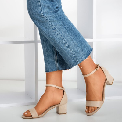 Beige Damensandalen auf niedrigem Pfosten First Love - Footwear