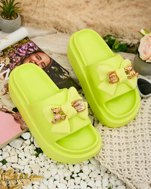 Royalfashion Жіночі гумові шльопанці з декоративним бантом Яблука