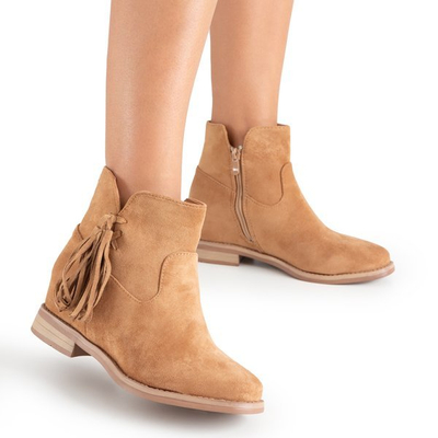 Hellbraune Damenstiefel auf einem Innenkeil Drezden - Schuhe