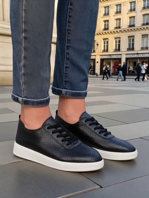 Royalfashion Жіночі перфоровані спортивні туфлі Pumbes