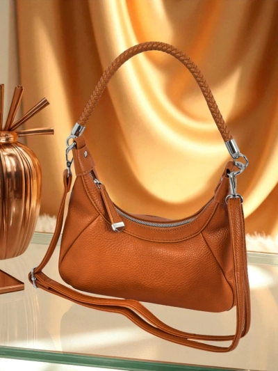 Royalfashion Kleine Damenhandtasche aus Öko-Leder mit dekorativem Riemen Lacquea