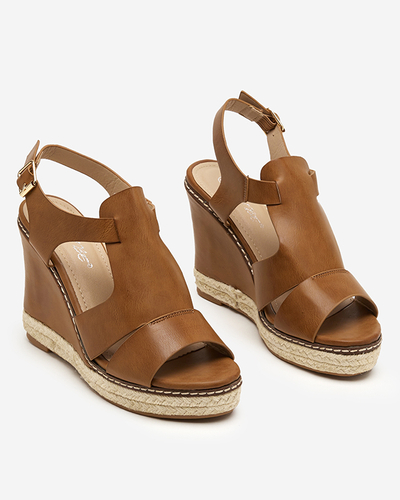 OUTLET Hellbraune Damensandalen auf hohem Keilabsatz Clack - Schuhe