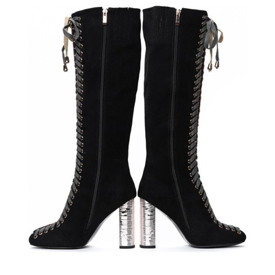 Schwarze Stiefel mit geflochtenen Schnürsenkeln Kira - Footwear