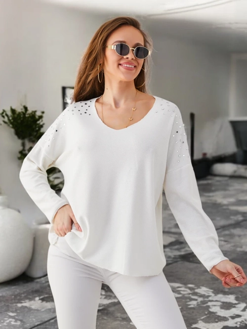 Royalfashion Жінський тонкий візкозний светр з стразами на плечах