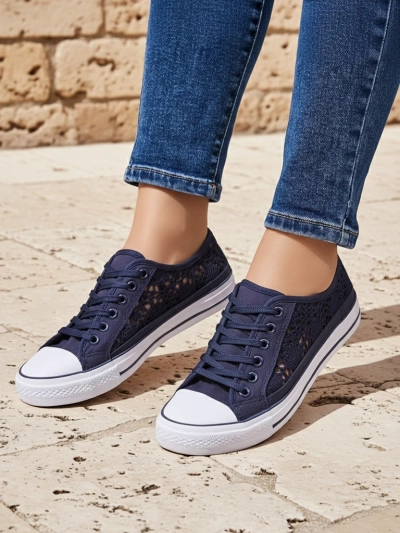 Damen Callista marineblaue Ajour-Sneaker mit flacher Sohle