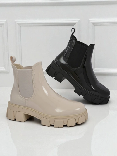 Royalfashion Stiefeletten mit massiver Sohle aus lackiertem Öko-Leder Calista Weide