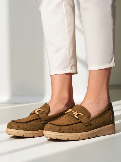 Royalfashion Жіночі туфлі з декоративним акцентом на носку