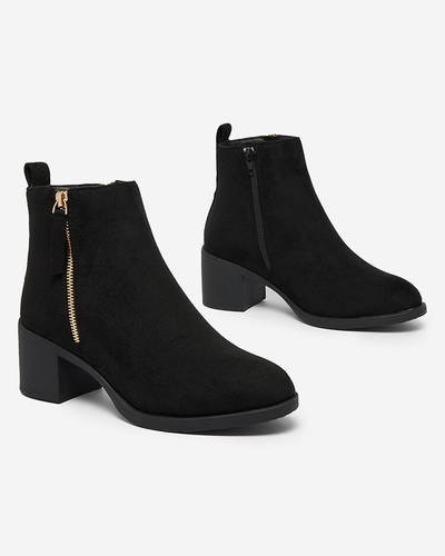 Royalfashion Schwarze Damenstiefel aus Öko-Wildleder Rejerry