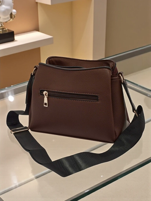 Маленька жіноча сумочка з екошкіри Novaria