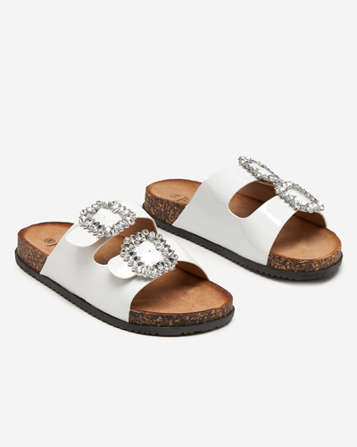 OUTLET Weiße Damenhausschuhe mit verzierten Schnallen Olimika - Schuhe
