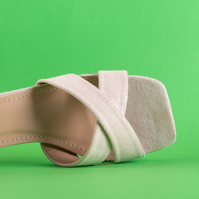 Beige Damensandalen auf niedrigem quadratischem Pfosten Cefernia - Schuhe