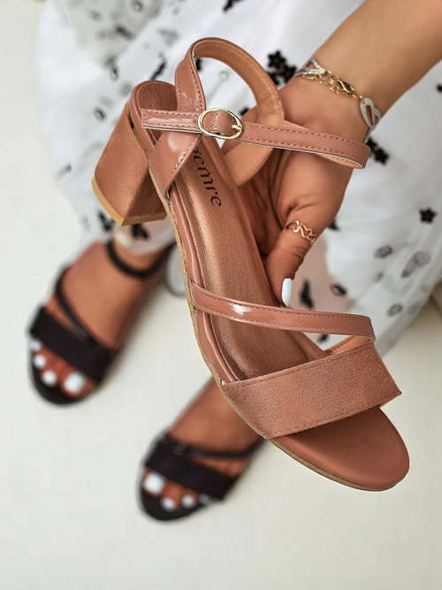 Royalfashion Лаковані жіночі босоніжки на низькому підборі Grace Gloss