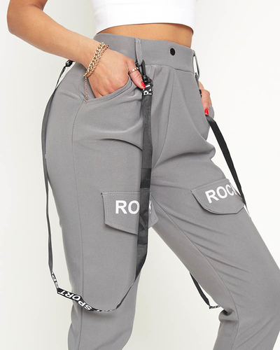 Graue Damen-Cargohose mit Hosenträgern - Kleidung