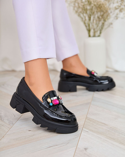 Royalfashion Лаковані чорні мокасини з різнокольоровим камінням Tarins
