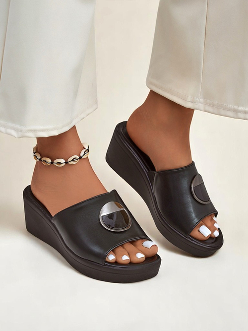 Royalfashion Жіночі босоніжки на танкетці Elira