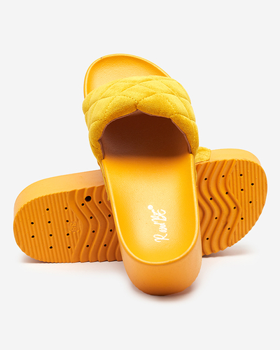 OUTLET Gelbe Steppsandalen für Damen auf der Koriner-Plattform - Schuhe