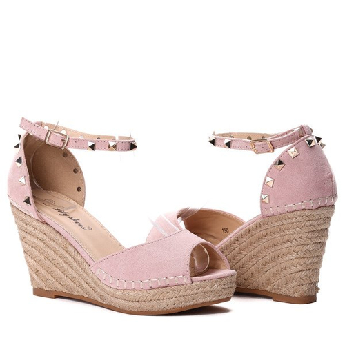 Różowe sandałki na koturnie - Obuwie
