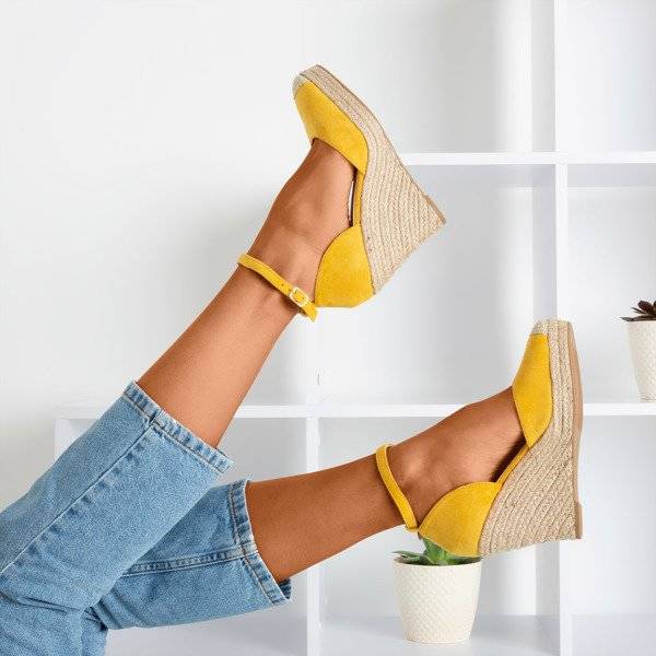 OUTLET Gelbe Espadrilles auf dem Keil Bonita - Schuhe