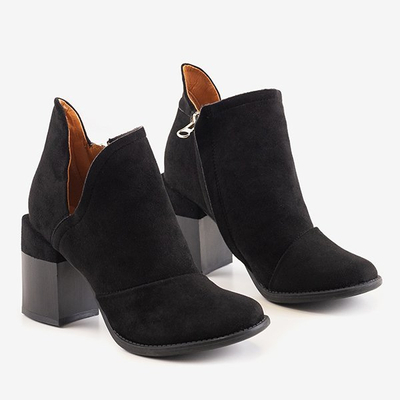 Schwarze Damenstiefeletten mit Ausschnitten aus Namibia - Schuhe
