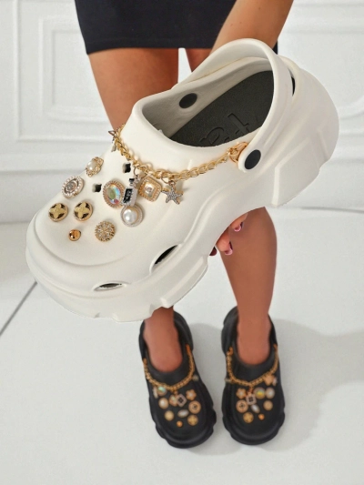 Caligae Aurelia Bianca Sandalen mit Chain-Verzierungen im Glamour-Stil
