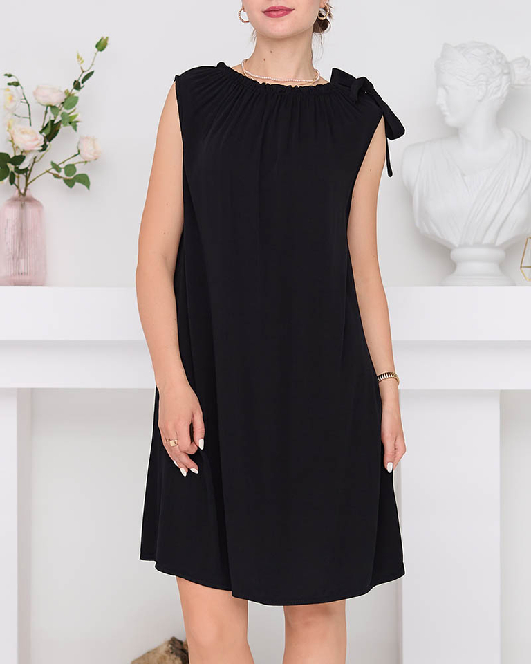 Schlichtes schwarzes ärmelloses Kleid - Kleidung