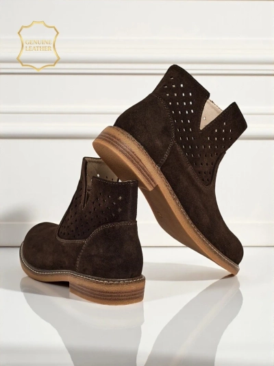 Ariadne Stiefeletten aus natürlichem dunkelbraunem Wildleder, flache Absätze 3 cm
