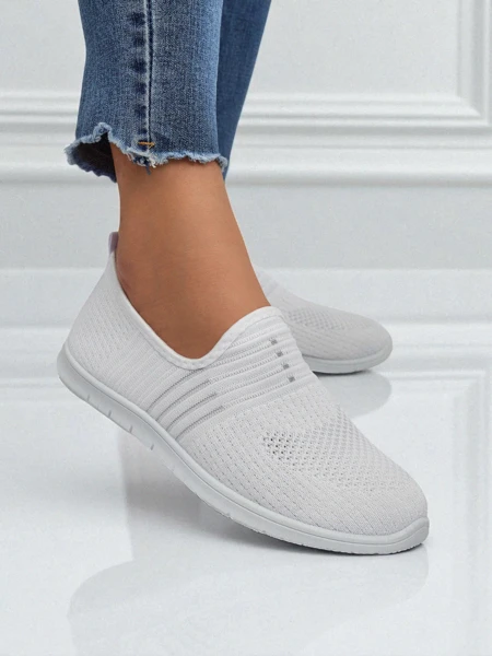 Damen Weiße Slip-Ons Stoff Callisto - leichte Schuhe für Frühling und Sommer