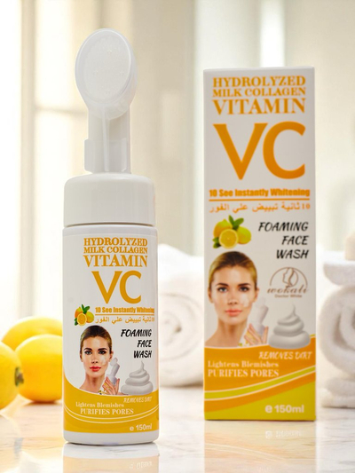 Reinigender Anti-Aging-Gesichtsschaum mit Vitamin C und Bürste