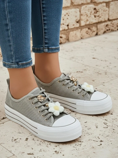 Royalfashion Damen perforierte Sneakers mit Dekorationen Osdo