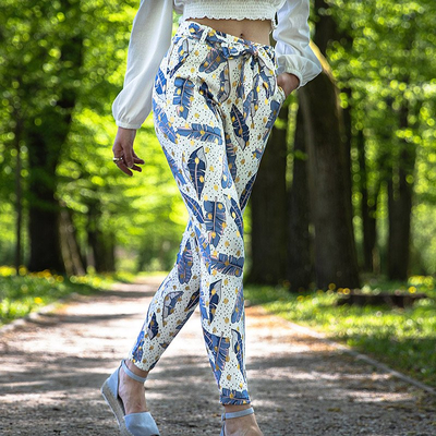 Frauen weiße Feder Treggings - Kleidung