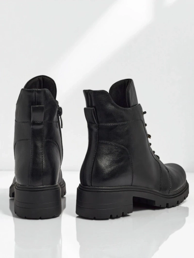 Geschnürte Damenstiefeletten Veltih aus Öko-Leder