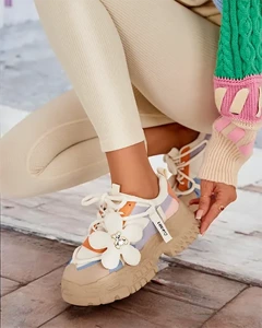 коричневий