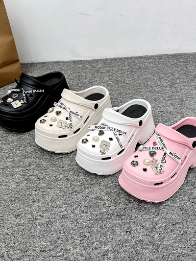 Royalfashion Damen Gummisandalen mit Dekorationen Dellos