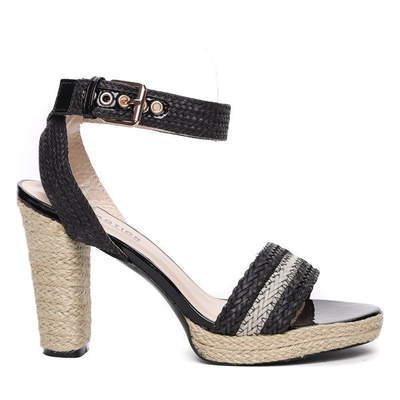 Schwarze Sandalen auf dem Kaydence-Pfosten - Schuhe 1