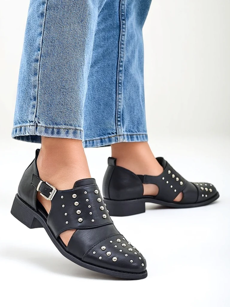 Royalfashion Damenschuhe mit Ausschnitten und Nieten Azaldoes