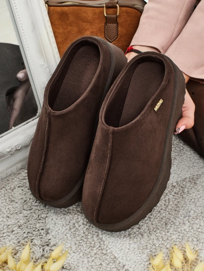 Kurze Damenstiefel im Schneestiefel-Stil mit Fell Calindra