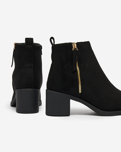 Royalfashion Schwarze Damenstiefel aus Öko-Wildleder Rejerry