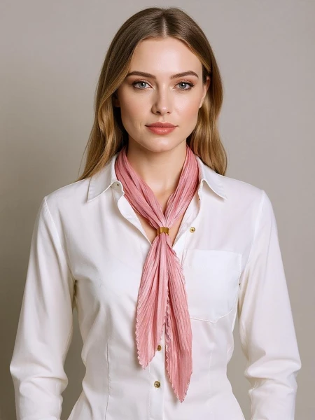 Apollonia Eleganza Zartrosa Damenhalstuch aus Plissee-Stoff 69 cm